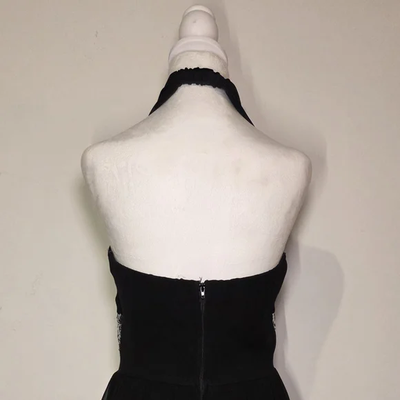 Elegant Black Halter Dress with Silver Accent - Picture 5 of 9